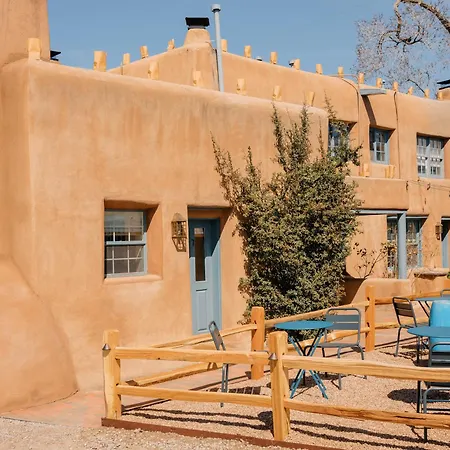 Pueblo Bonito Inn Santa Fe
