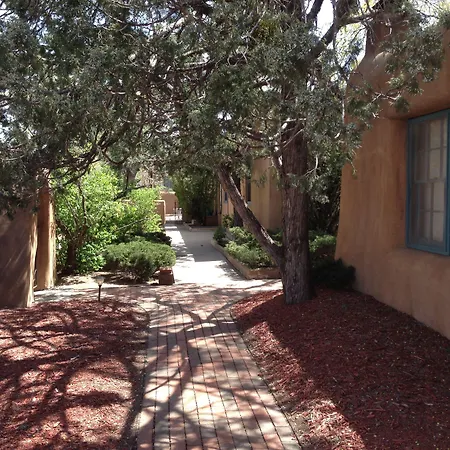 Pueblo Bonito Inn Santa Fe